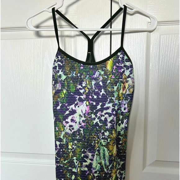 Lululemon Tank with Sports Bra - Picture 5 of 8